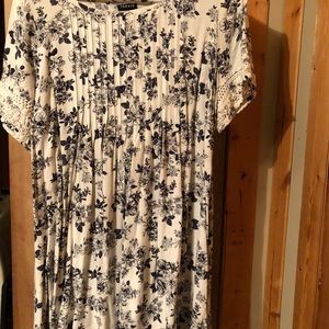 Torrid. Cute summer dress